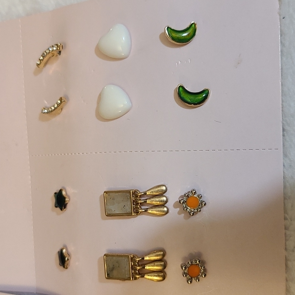 More than magic earrings - Picture 3 of 13